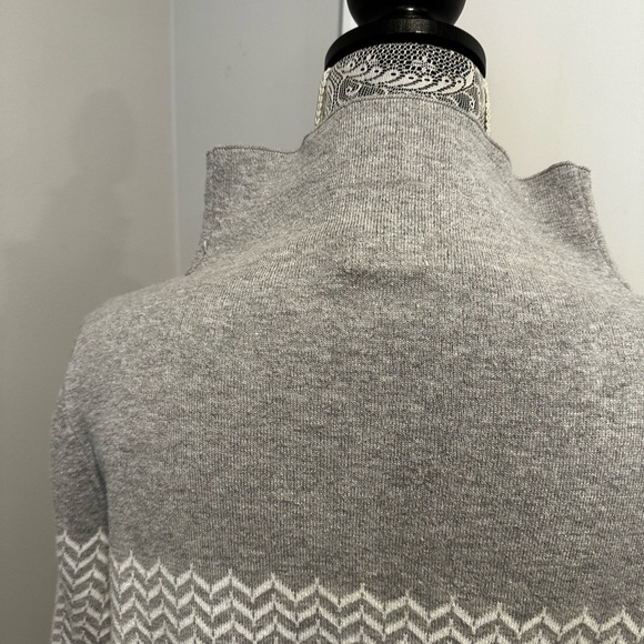 Aspen Women's Mock oversized Turtleneck Sweater. Chevron Pattern. and White. XL - Picture 11 of 14